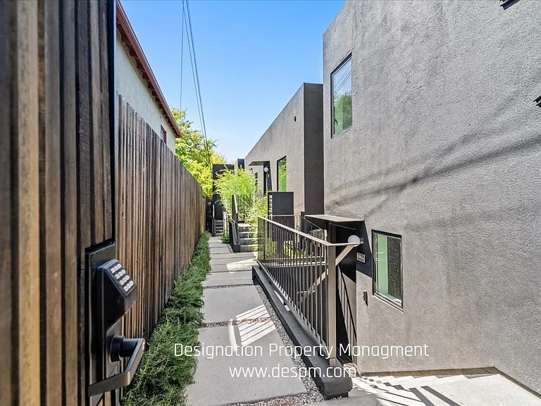 Verdugo Place — Photo 15