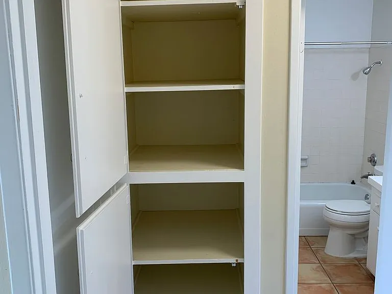 4700 Dexter Dr — Photo 10