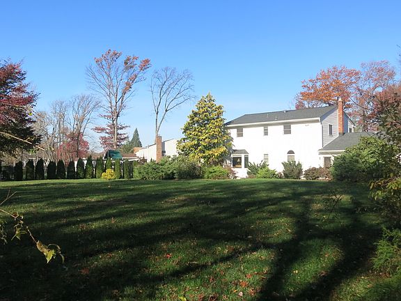 EXPANSIVE YARD