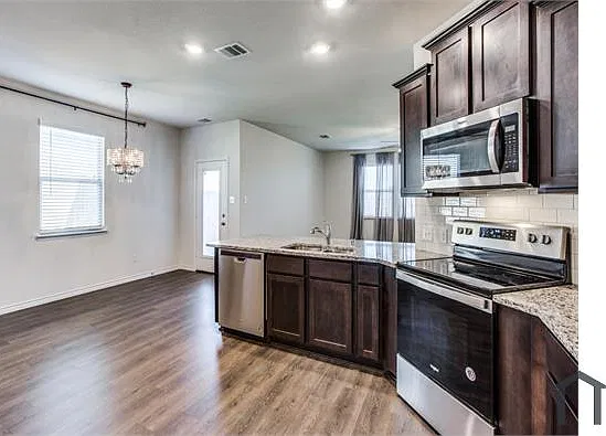 4 bed, 2468 sqft, $2,950 — Photo 1