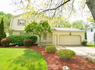 521 Oakridge Dr, Youngstown, OH