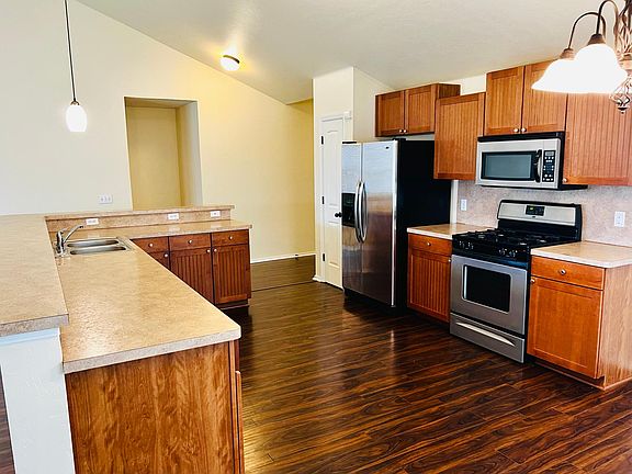 5th image of 8505 SW 44th Ct