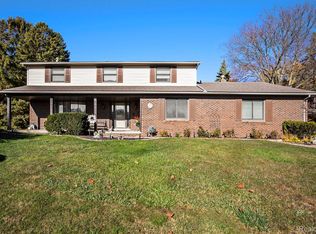 2452 Lassiter Dr, Rochester Hills, MI 48309