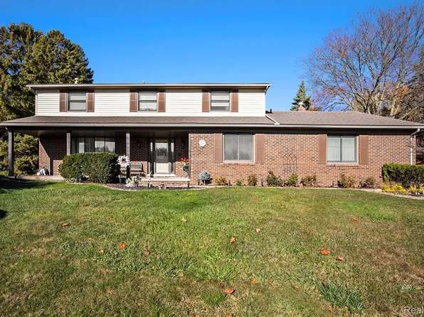 2452 Lassiter Dr, Rochester Hills, MI 48309