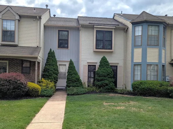 132 Tynemouth Ct, Robbinsville, NJ 08691