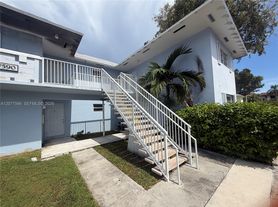 7590 SW 82nd St, Miami, FL