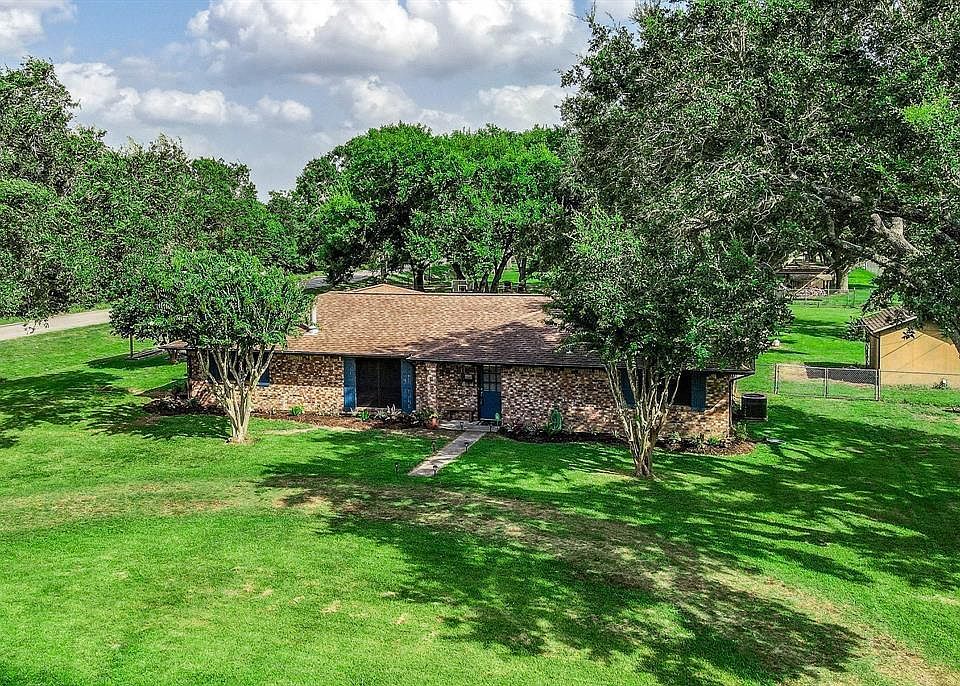 1st image of 2703 Aspen Dr