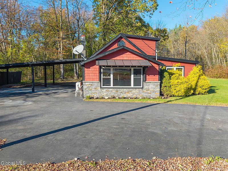 2nd image of 487 Malta Avenue
