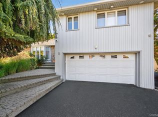 11 Sunbeam Road, Syosset, NY 11791