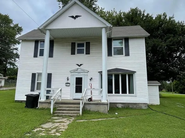 606 E 7th St, Johnston City, IL 62951