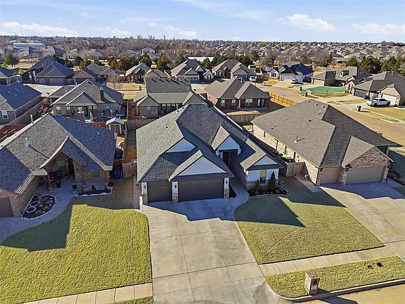 2nd image of 1820 W Trout Way