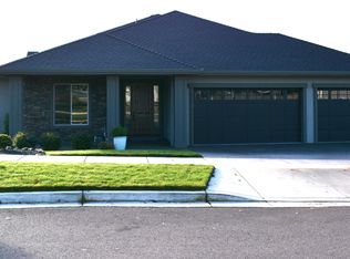 4058 Crystal Springs Dr, Medford, OR