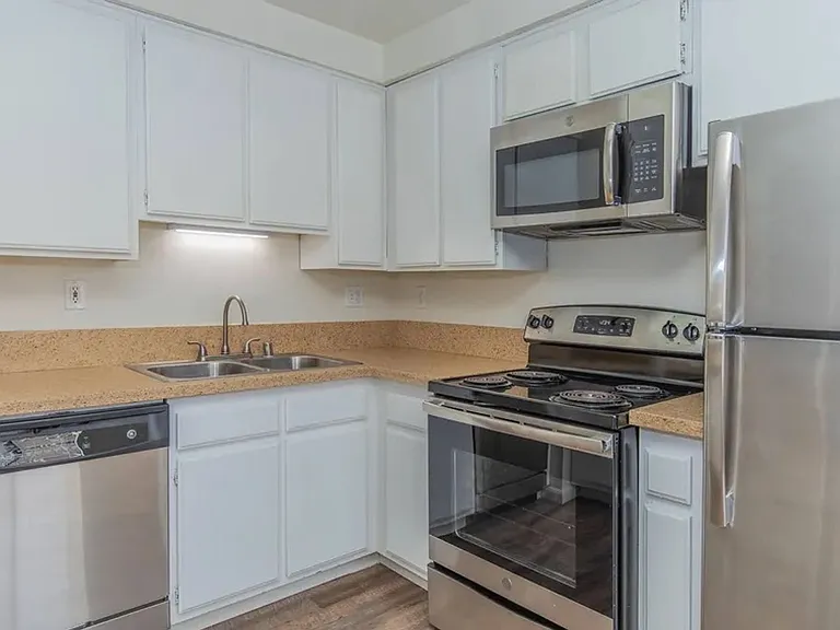 Beechwood Apartment Homes — Photo 27