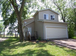 719 Oakwood Dr, Round Lake Beach, IL 60073