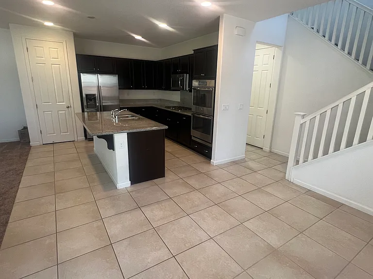 155 W Ladd Dr — Photo 11