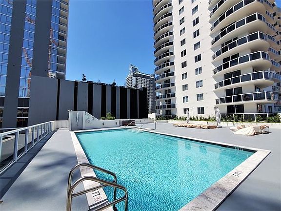 5th image of 601 NE 23rd St APT 904