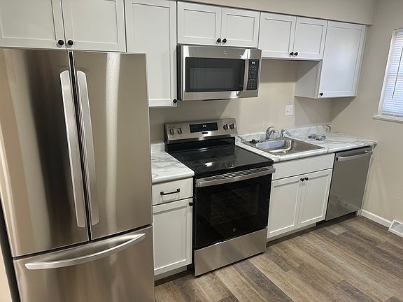 3rd image of 4703-4705 Pierre St