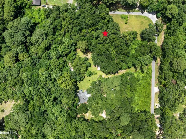 12 Zettel Rd, Ocean Springs, MS 39564