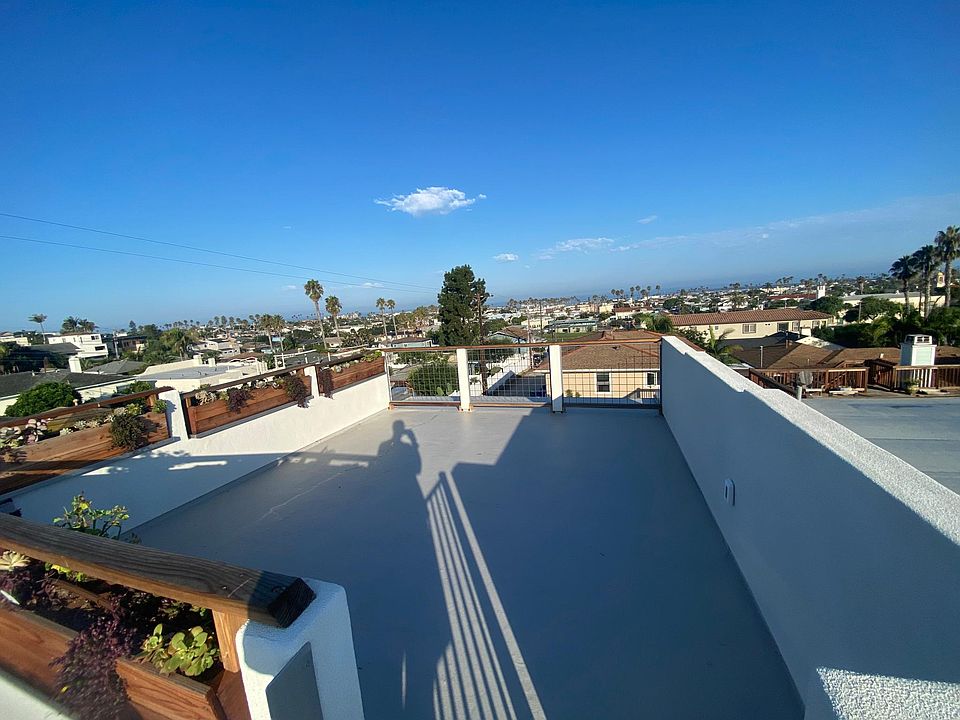 upper roof deck with ocean & sunset views