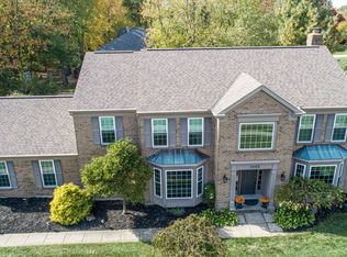 1055 Nottingham Dr, Cincinnati, OH 45255