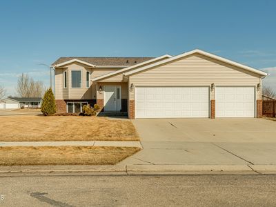4406 Chamberlain Dr, Bismarck, ND, 58503