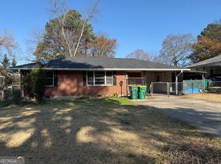 864 Spring Valley Dr, Forest Park, GA 30297