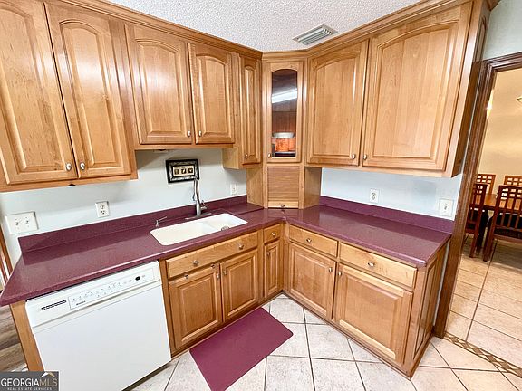 5th image of 111 Plantation Ct