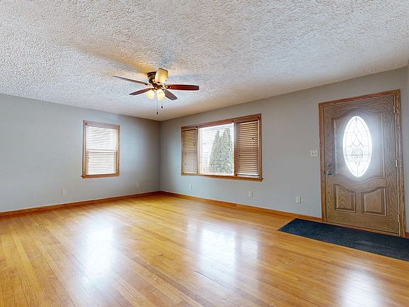 5th image of 286 Trux St