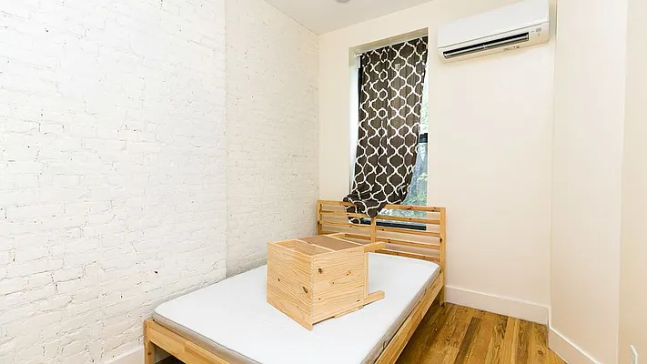 Rented by Nooklyn NYC LLC | media 7