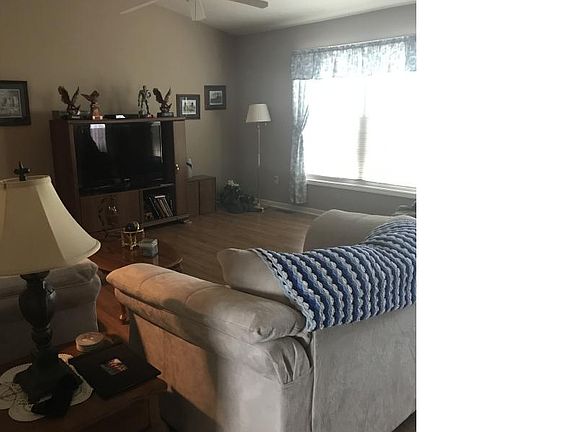 5th image of 308 E Lynwood Dr