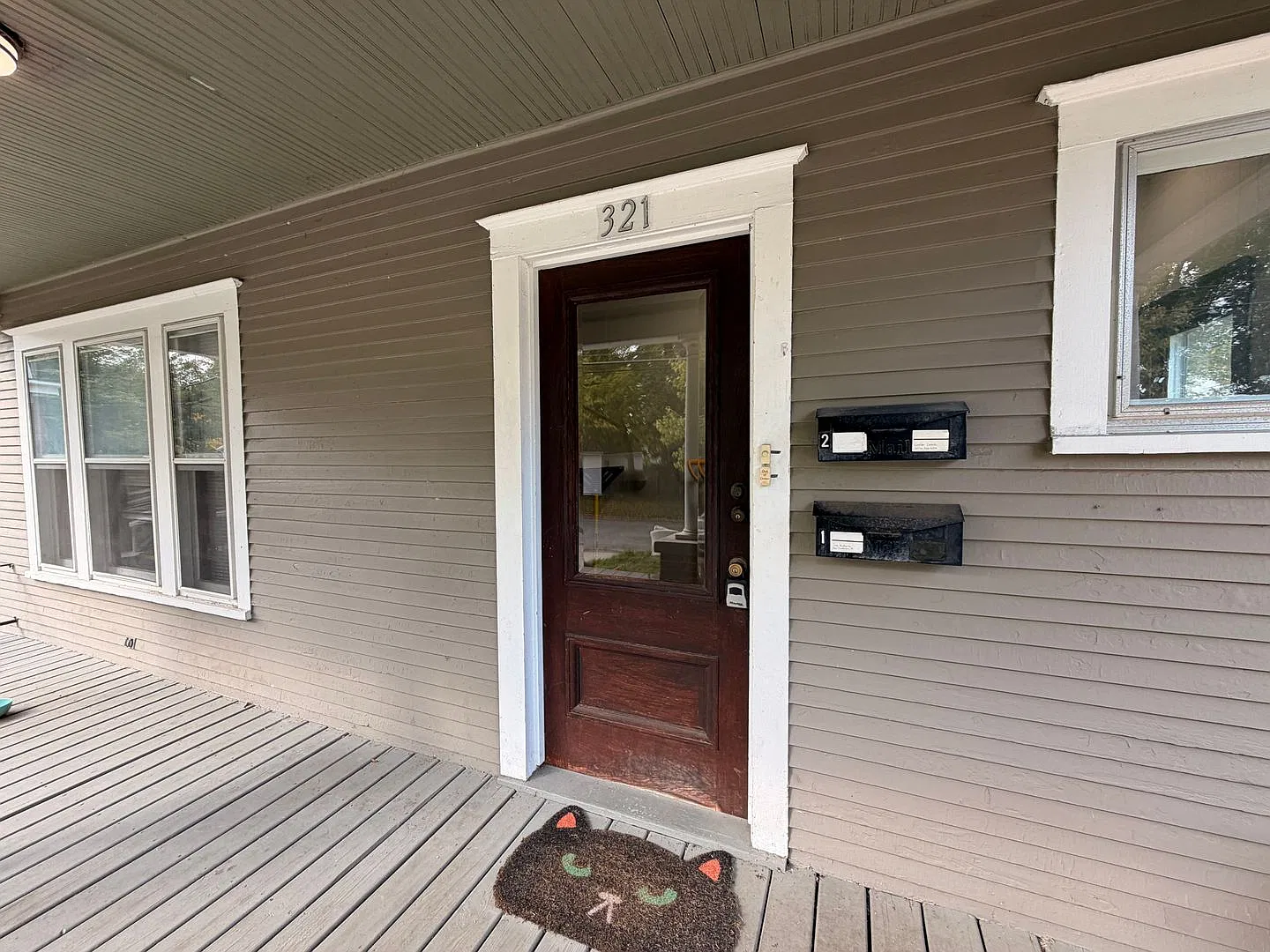 01781 - Pine 321 — Photo 1