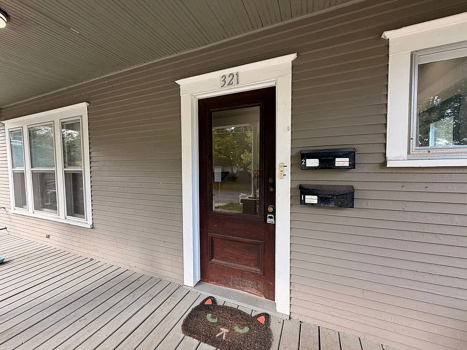 321 Pine Ave NW