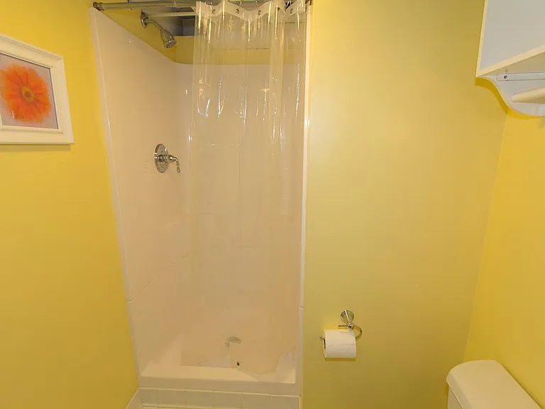 1433 Henrietta St — Photo 29