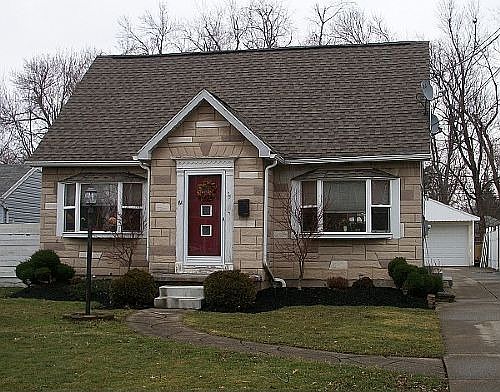 1st image of 61 Iris Ave