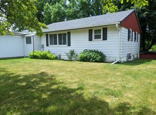 2145 River Rd, Windom, MN 56101