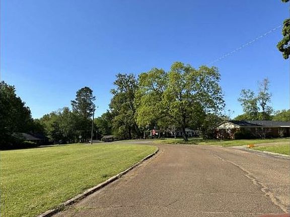 Exterior Neighborhood (street photo)