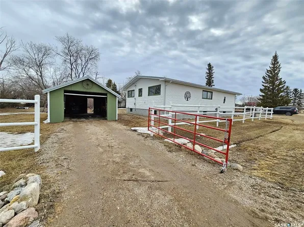 406 & 408 Mary STREET, Tramping Lake, SK S0K 4H0
