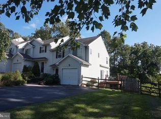 40 Pinckney Dr, Coatesville, PA 19320