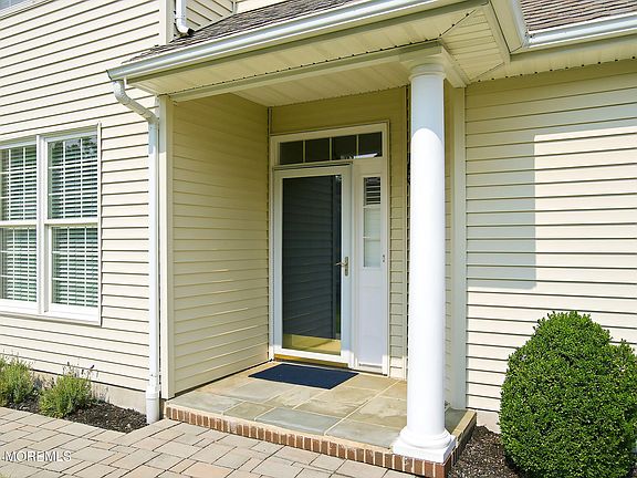 3rd image of 9 Persimmon Road