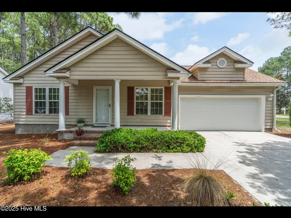 4043 Brick Path Lane SE, Southport, NC 28461