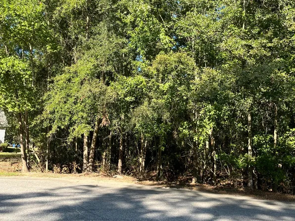 35 Olde Jamestown Road, Kinston, NC 28504