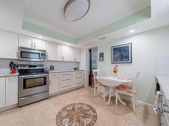 5th image of 5020 BRITTANY DRIVE S #324