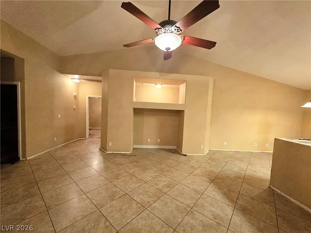 4 bed, 2.0 bath, 1656 sqft, $2,295 — Photo 4