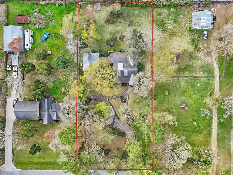 13835 Jarvis Rd — Photo 3