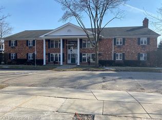 555 Townsend St APT 201, Birmingham, MI 48009