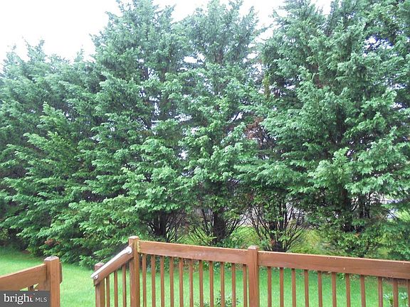 3rd image of 202 S Brookefield Ln