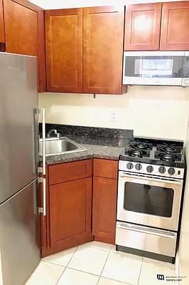 Rented by Batra Group Inc | media 7