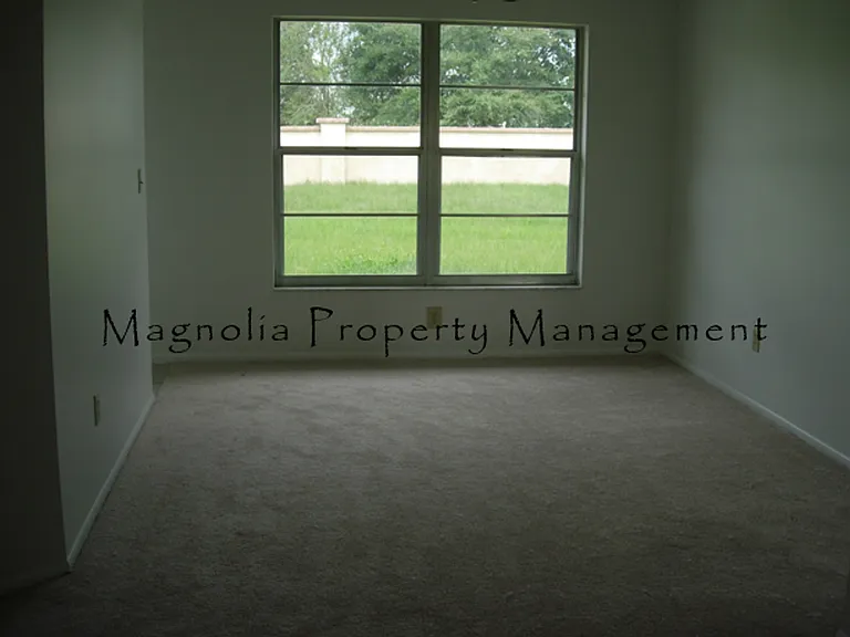 7729 Indian Ridge Trl N — Photo 5