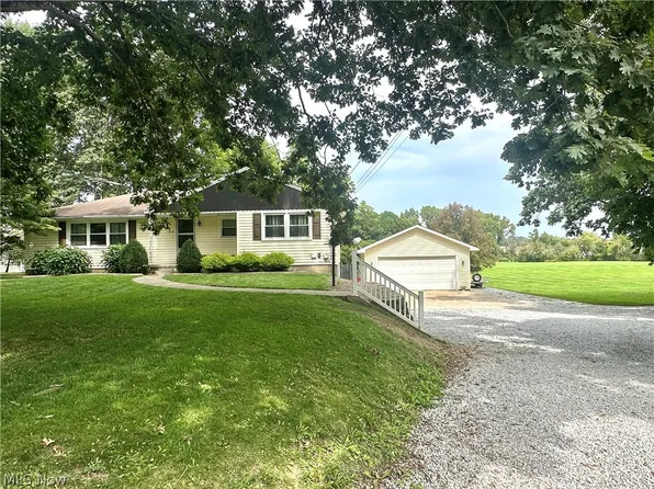 314 E Center St, Smithville, OH 44677