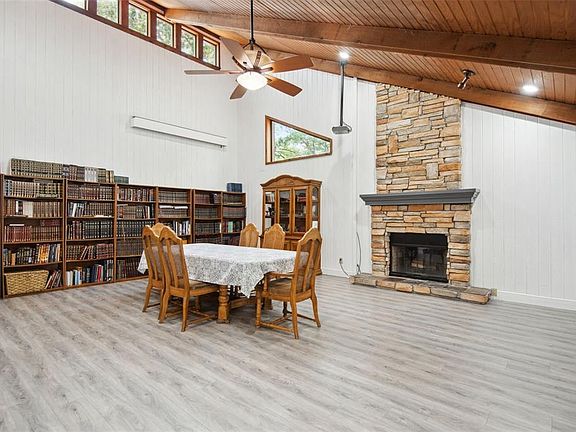 5th image of 920 Woodland Dr
